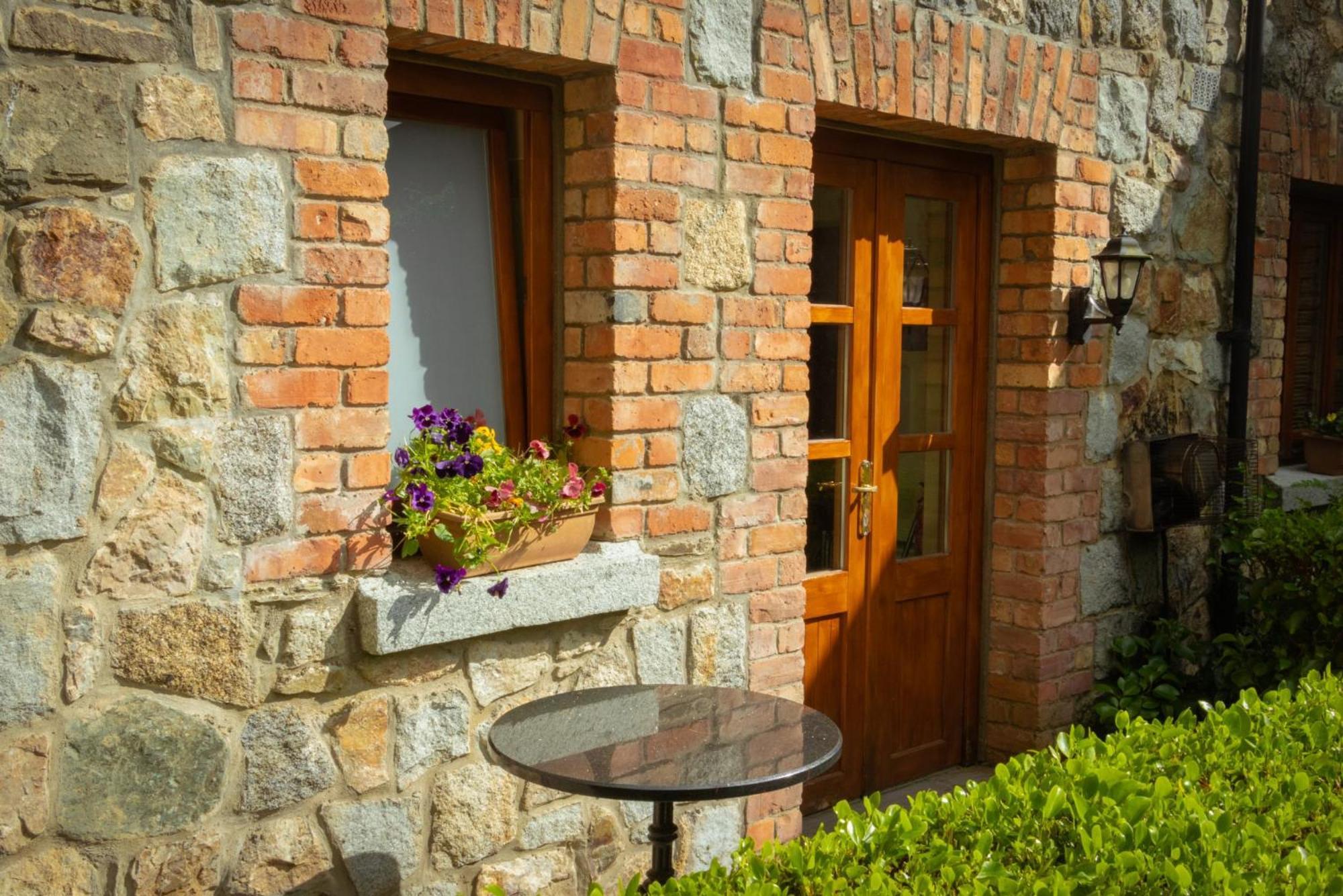 Croneybyrne Courtyard Villa Clara Exterior foto